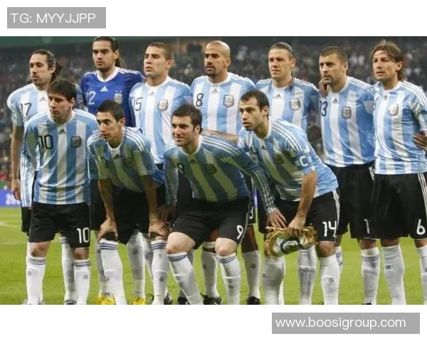 十四号球员的传奇故事：从起步到巅峰的足球之路