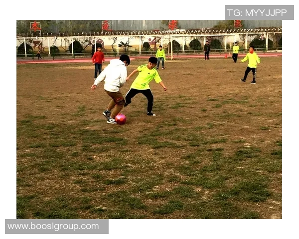 少年时代的绿茵梦想未来巨星成长记忆定格瞬间